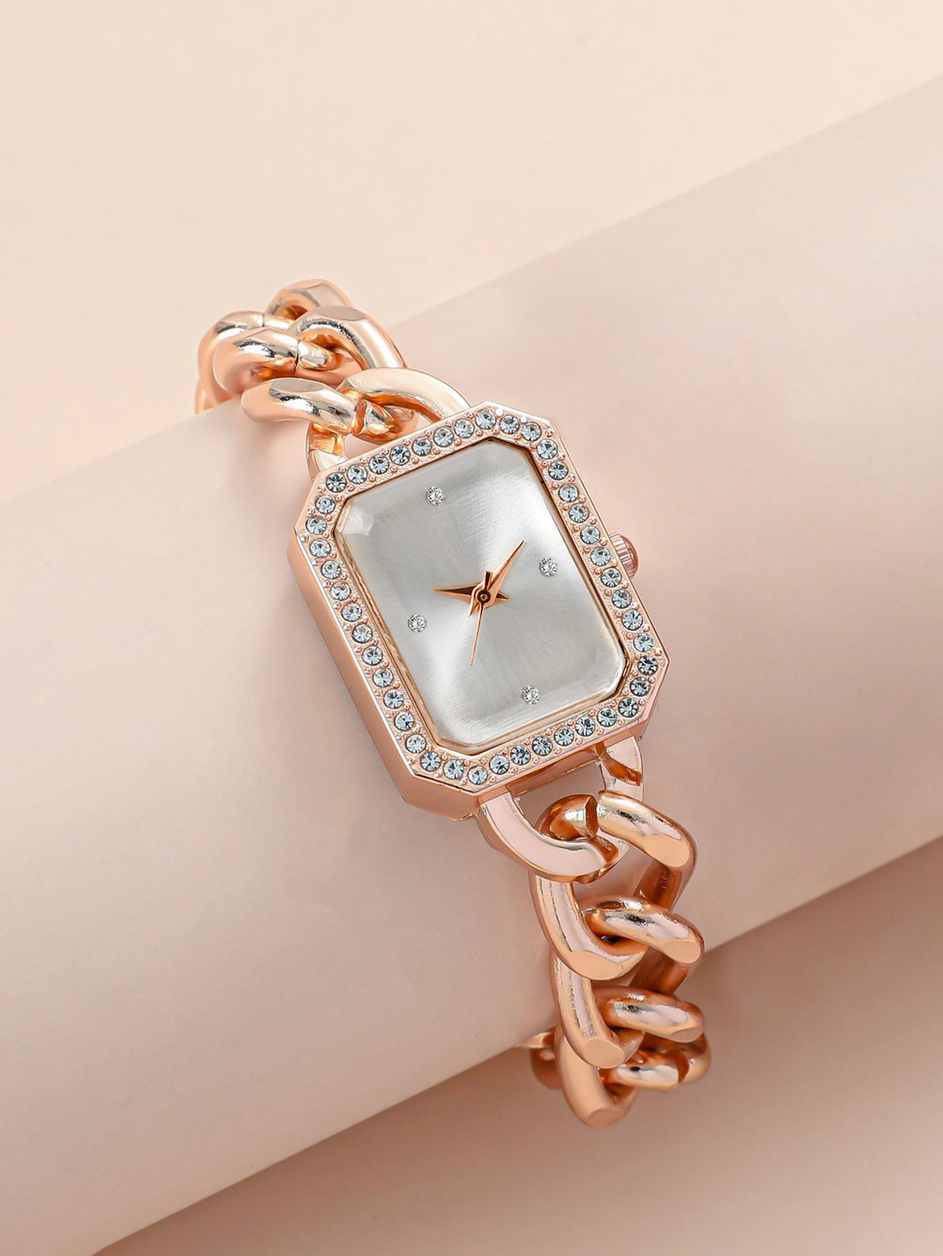 Mystery box contains 1randomco - Luxury Watch Box 评论和价格