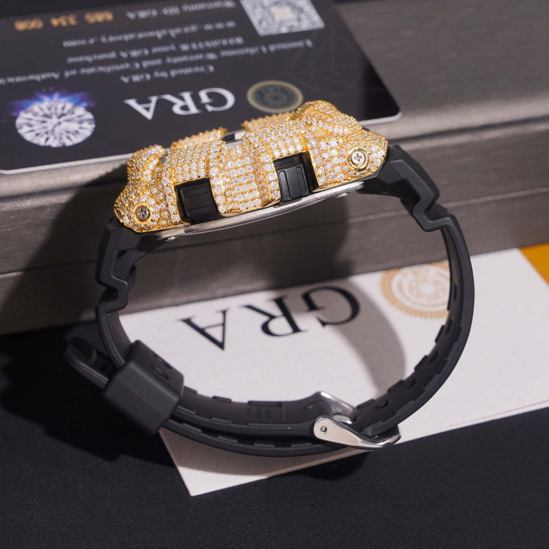 Iced-Out G-Shock Watch Case by - Luxury Watch Level 评论和价格