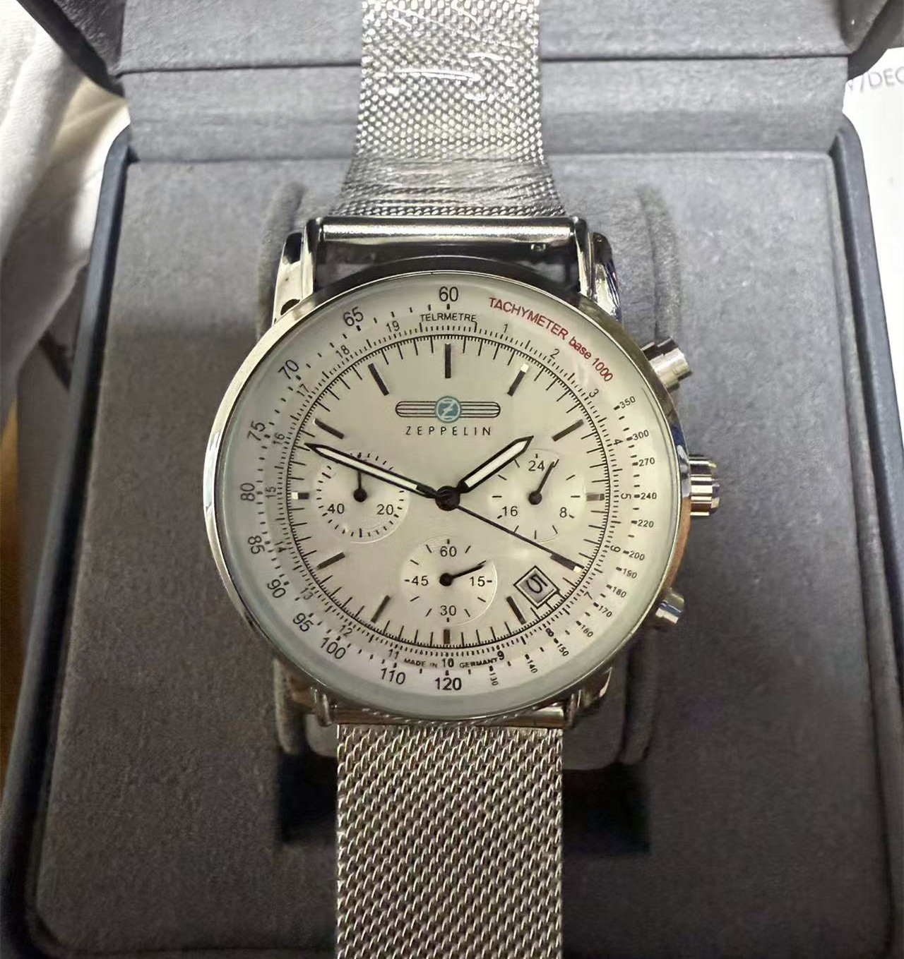 Trendy Fashion ZEPPELIN Couple - Luxury Watch Wallpaper 评论和价格