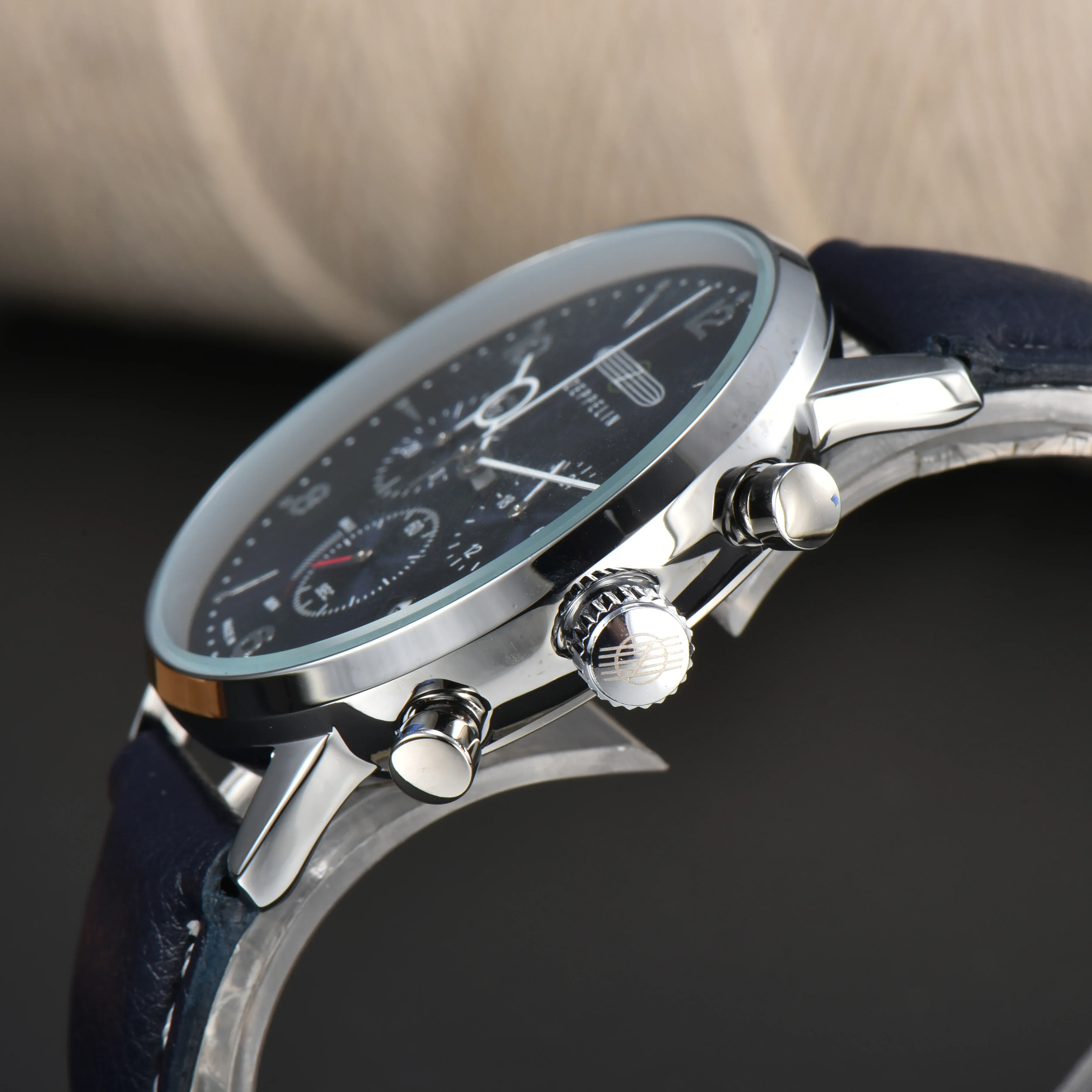 Classic ZEPPELIN Quartz Watch  - Luxury Watch Wallpaper 评论和价格