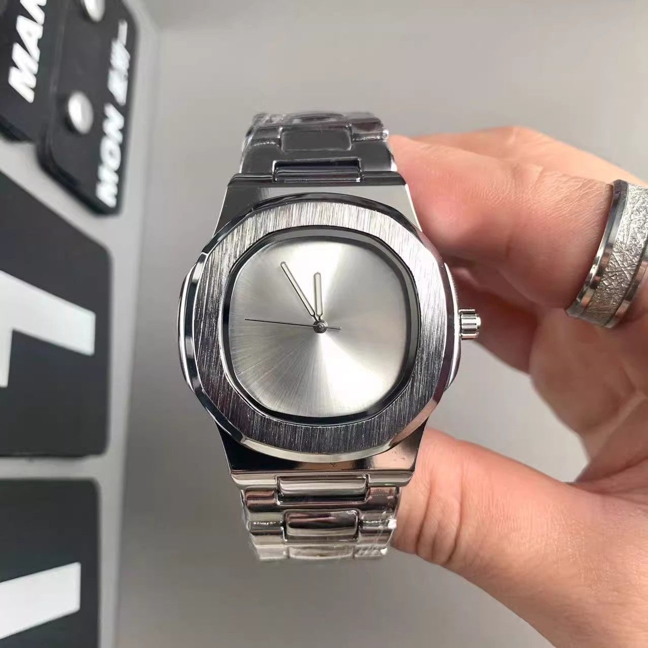Custom Logo Men's Quartz Watch - Luxury Watch Logo 评论和价格