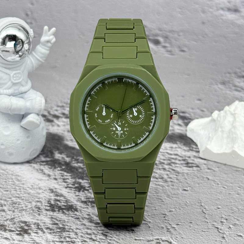 Famous Brand Fake Three-Eyed D - Luxury Watch Exhibition 评论和价格